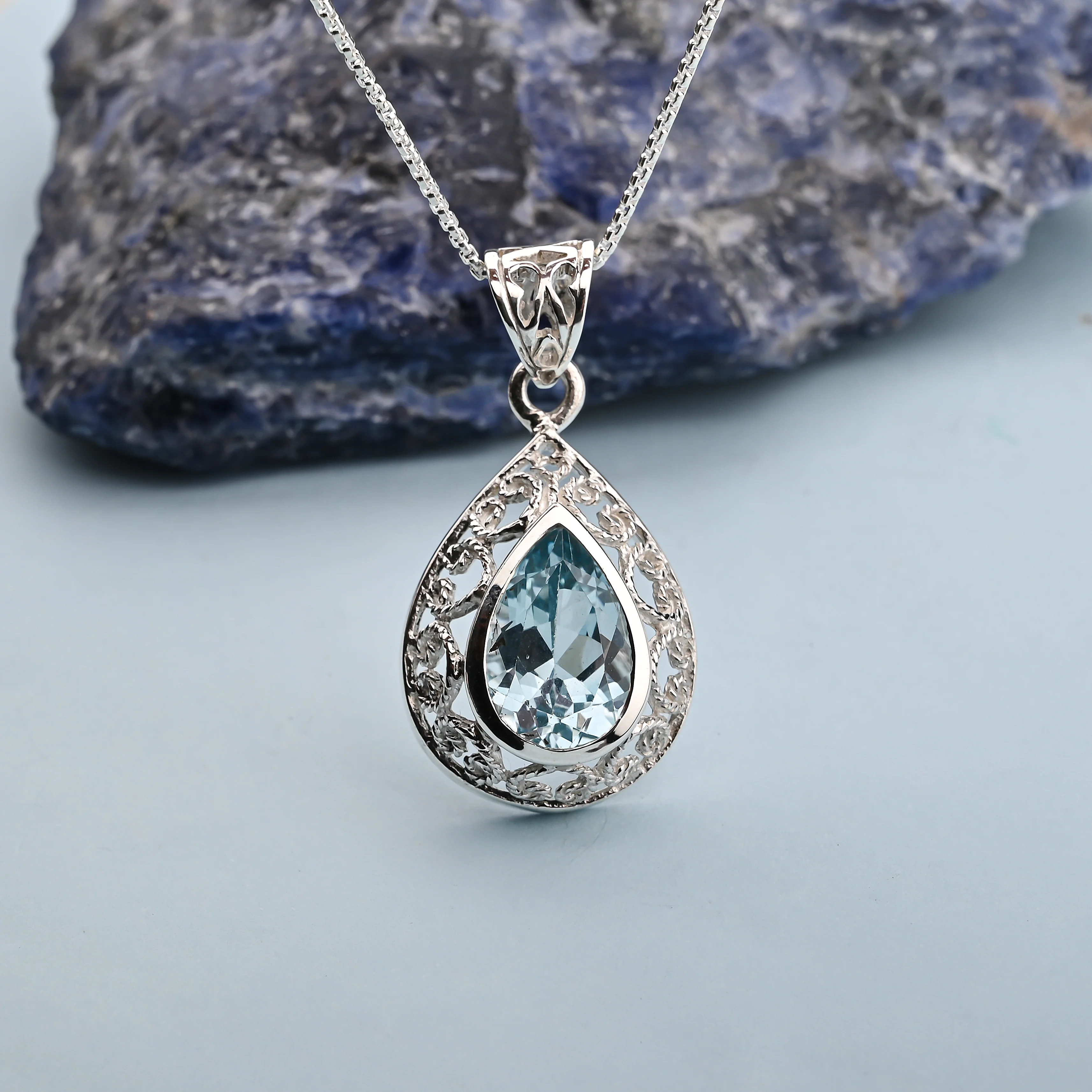 Best 2025 necklace designs